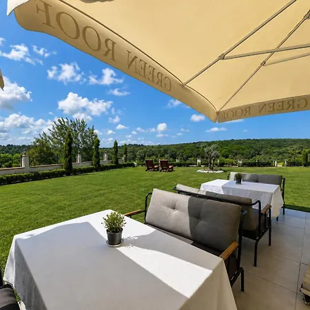Green Roof Hotel 5*